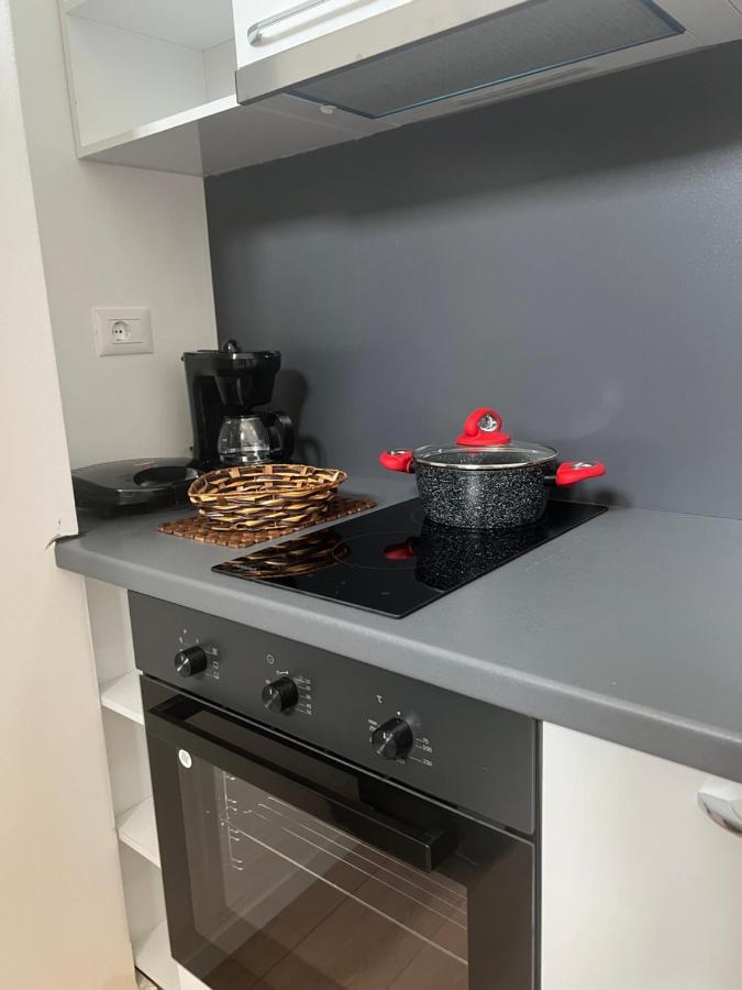 Atrium Apartment Тирана Екстер'єр фото